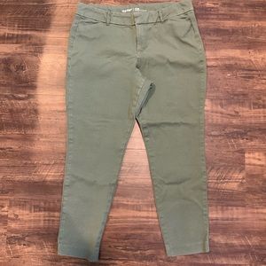Old Navy Pixie Mid Rise Pants